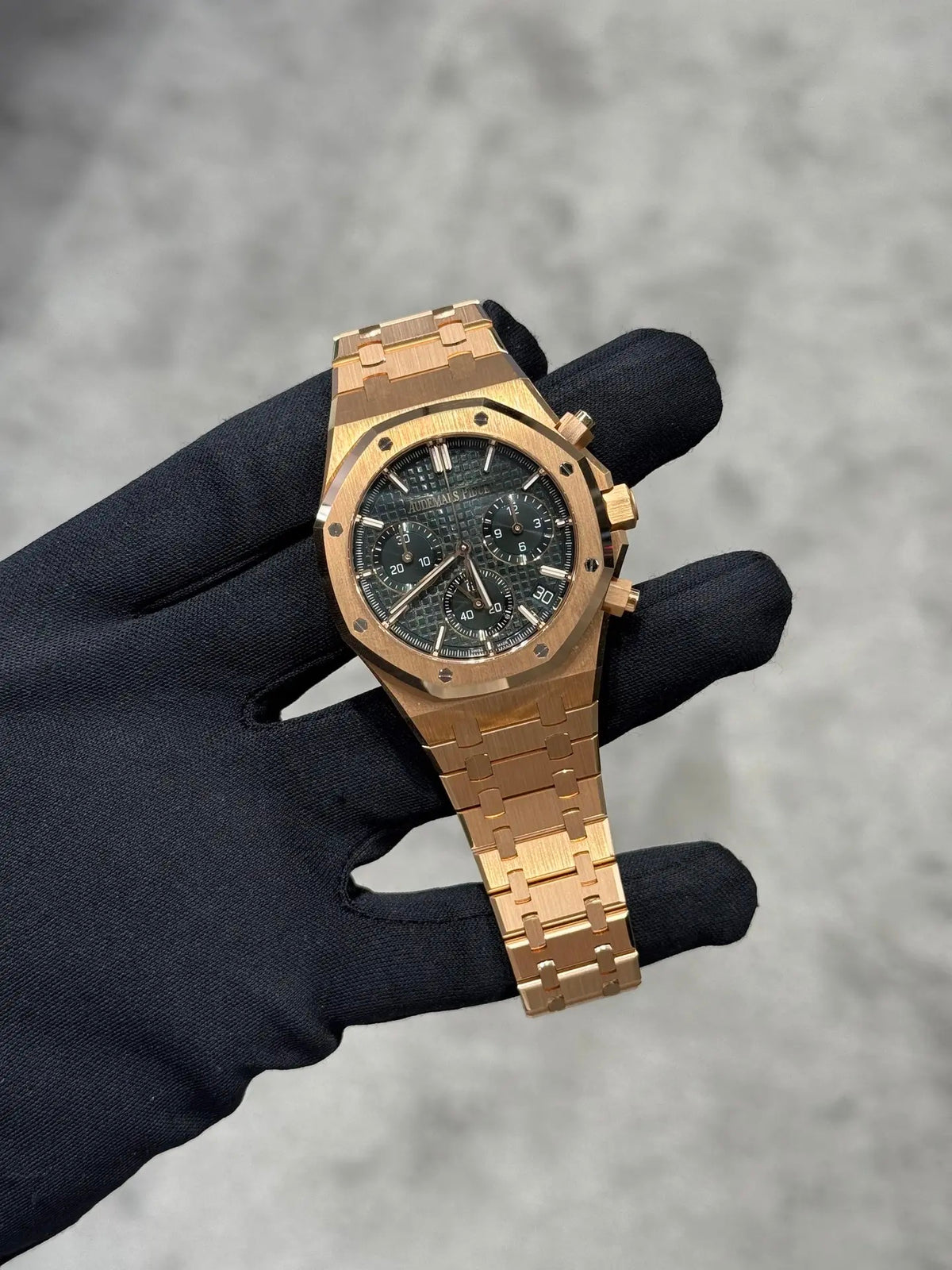 Custom Workshop AP RO 26240OR.OO.1320OR.08 Green Dial Rose Gold Plated 41mm