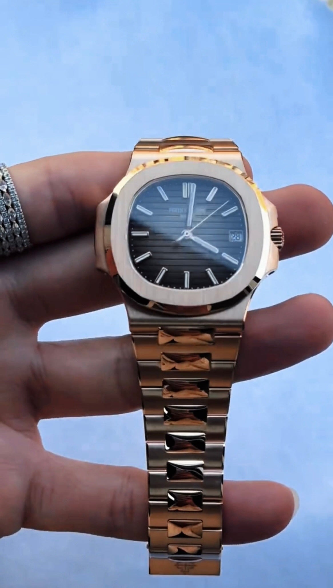 Custom Workshop Nautilus 5711/1R 18K Rose Gold
