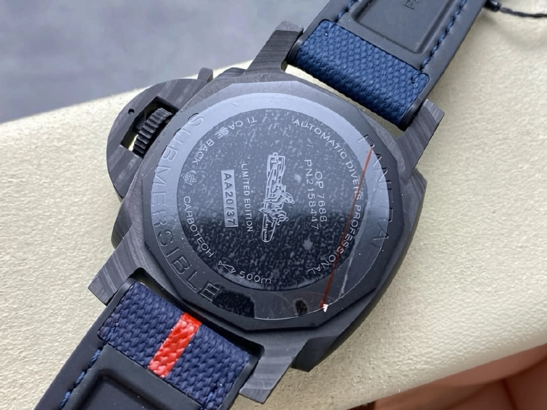 Submersible Luna Rossa Carbotech PAM01563