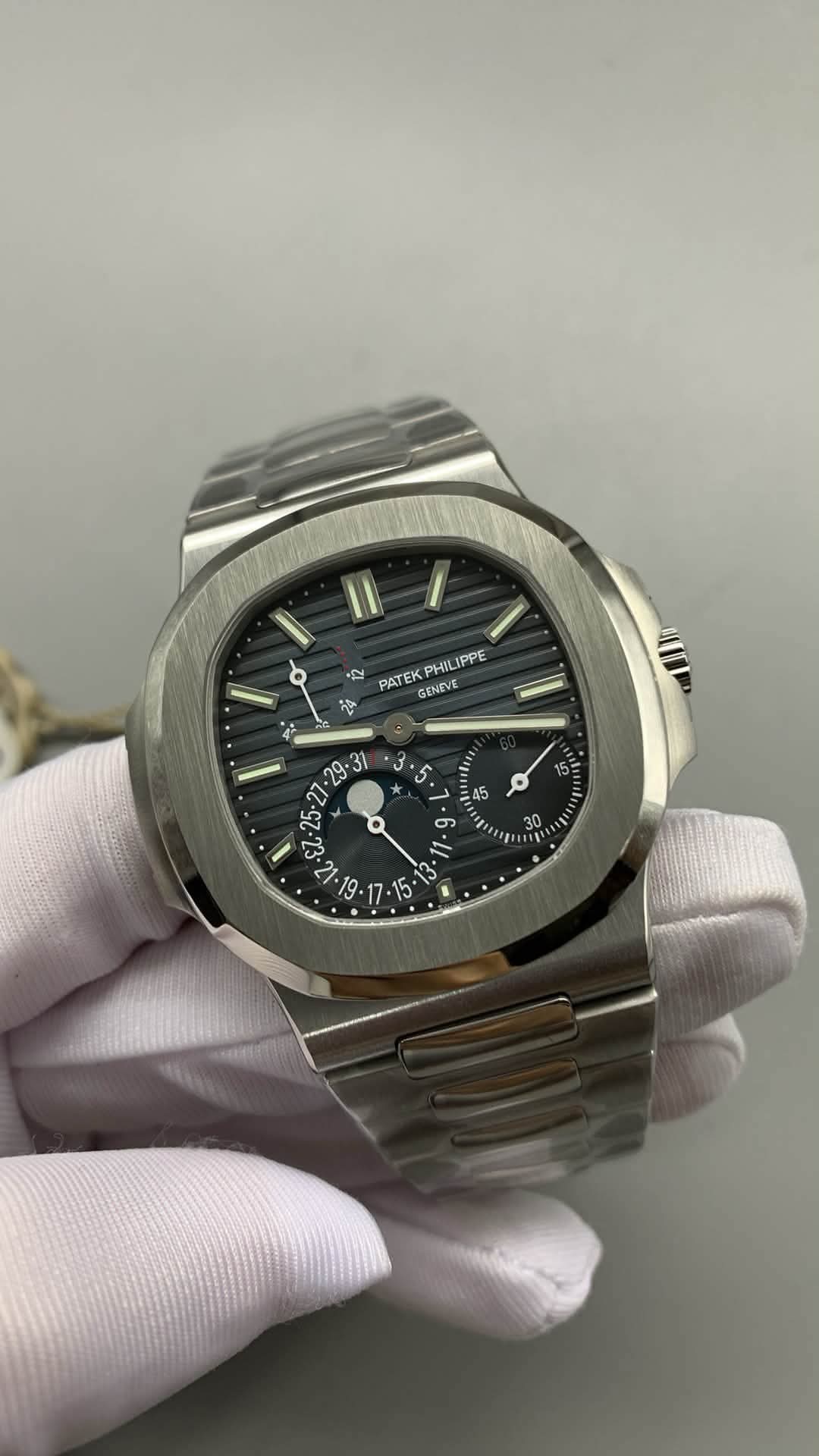 Nautilus 5712/1A-001 Stainless Steel