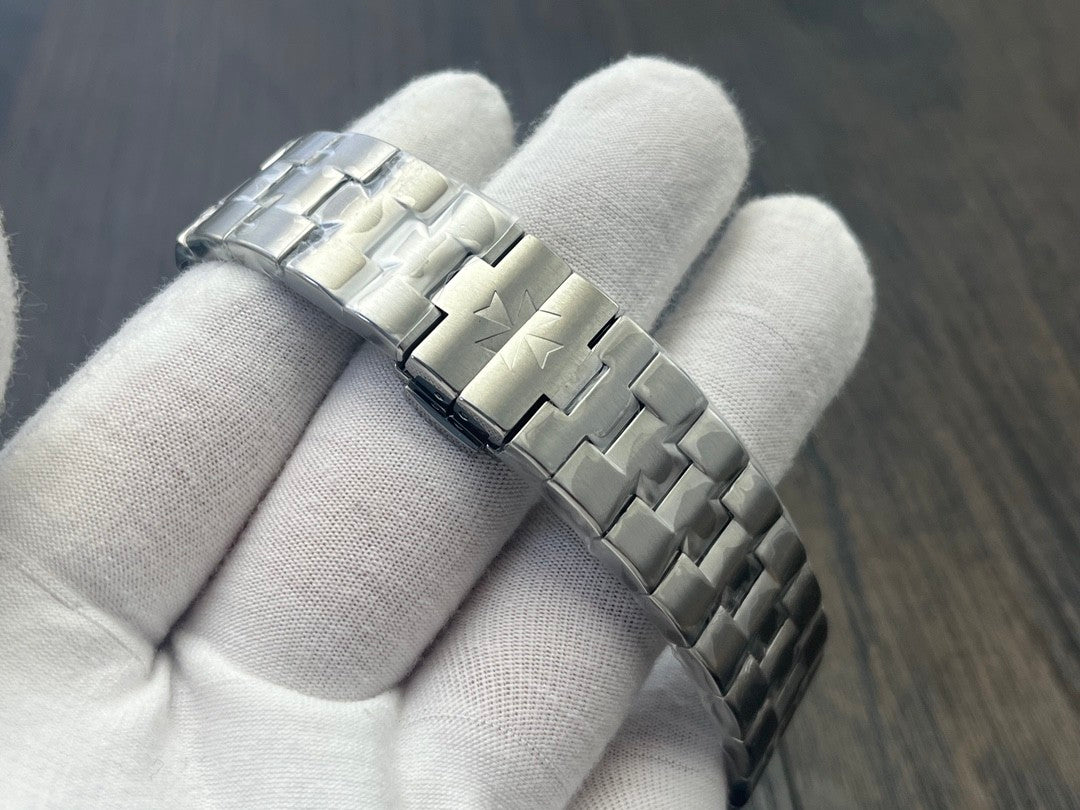 VC 7900V/110A-B334 Blue Dial Stainless Steel Bracelet