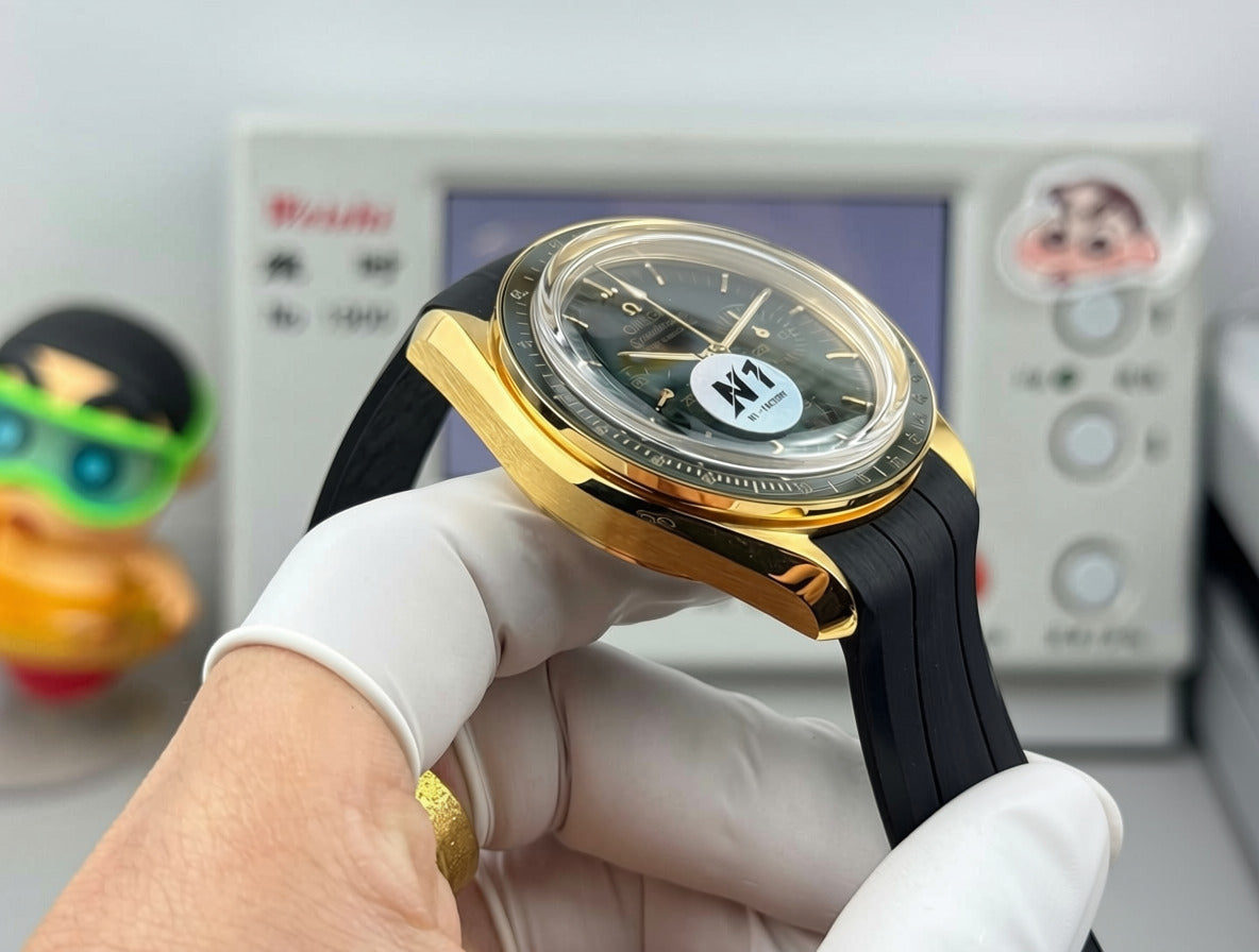 Speedmaster Moonwatch Professional 42mm 310.63.42.50.10.001 Green Dial Yellow Gold