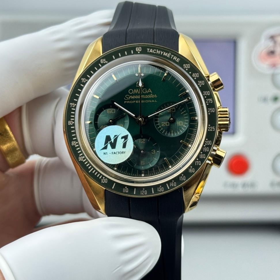 Speedmaster Moonwatch Professional 42mm 310.63.42.50.10.001 Green Dial Yellow Gold